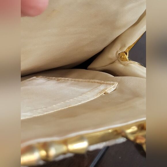 Vintage 1950's Style Handbag, Kiss Closure - Picture 6 of 8